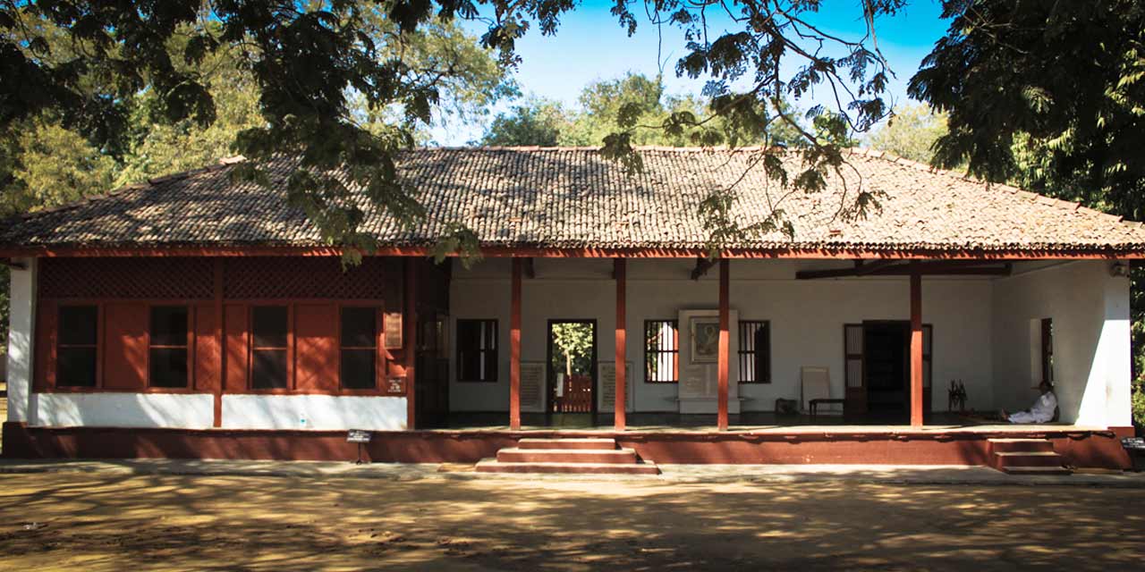 sabarmati-ashram-img